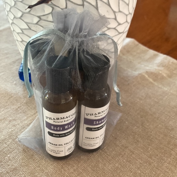 Pharmacopia Argan Oil Collection Travel Gift Set - vegan cruelty free aloe vera - Picture 2 of 9